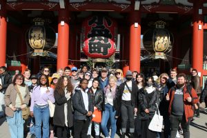 Group of students standing in front of the Sensoji Temple in Tokyo